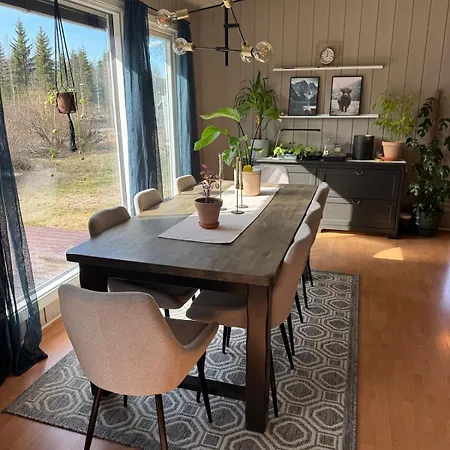 Sentral Familievennlig Enebolig *